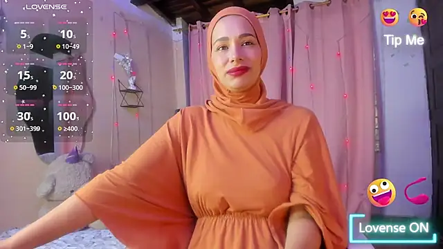 Snapshot of ShanaJamil chatting on 11/25/25, 12:16 ShanaJamil online show from 11/25/25, 12:16