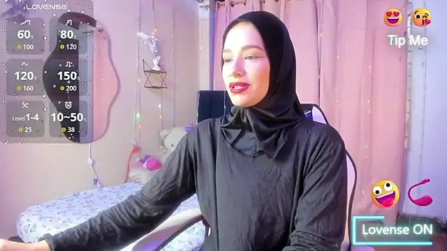 Snapshot of ShanaJamil chatting on 11/28/25, 12:19 ShanaJamil online show from 11/28/25, 12:19