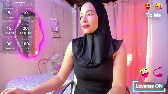Snapshot of ShanaJamil chatting on 12/05/25, 01:31 ShanaJamil online show from 12/05/25, 01:31