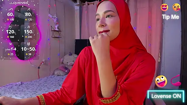 Snapshot of ShanaJamil chatting on 12/17/25, 12:22 ShanaJamil online show from 12/17/25, 12:22