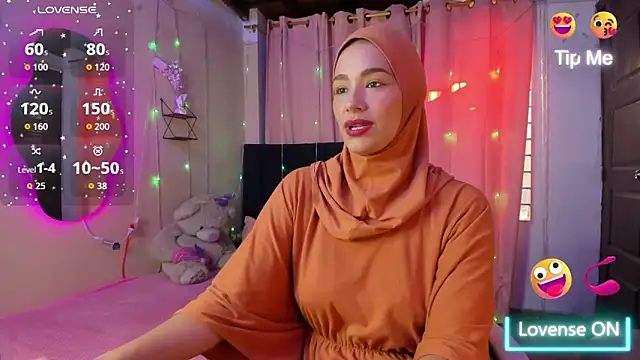 Snapshot of ShanaJamil chatting on 12/22/25, 12:13 ShanaJamil online show from 12/22/25, 12:13
