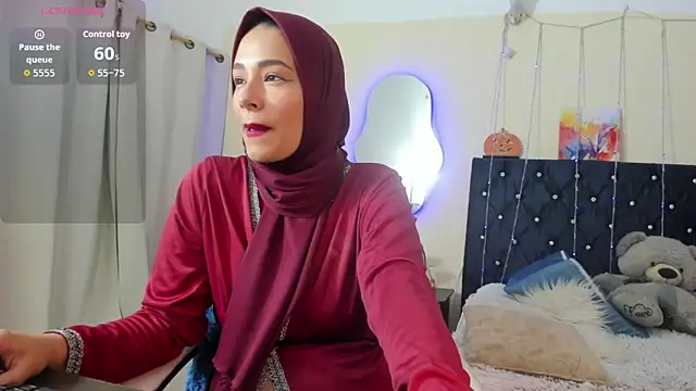 Snapshot of ShanaJamil chatting on 04/06/26, 12:06 ShanaJamil online show from 04/06/26, 12:06