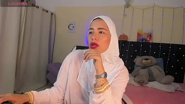 Snapshot of ShanaJamil chatting on 04/15/26, 12:12 ShanaJamil online show from 04/15/26, 12:12