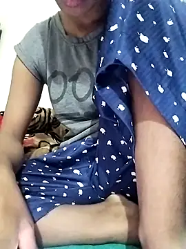 Snapshot of Rapunzal chatting on 10/08/25, 06:27 Rapunzal online show from 10/08/25, 06:27