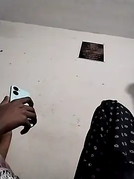 Snapshot of Rapunzal chatting on 10/23/25, 07:56 Rapunzal online show from 10/23/25, 07:56