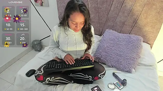 Julieta Lein online show from 10/28/25, 11:51