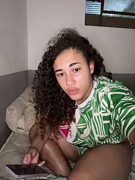 Snapshot of CasalMaldoso01 chatting on 10/01/25, 01:33 CasalMaldoso01 online show from 10/01/25, 01:33