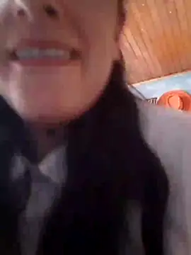 Snapshot of Neujuuken chatting on 10/21/25, 09:15 Neujuuken online show from 10/21/25, 09:15