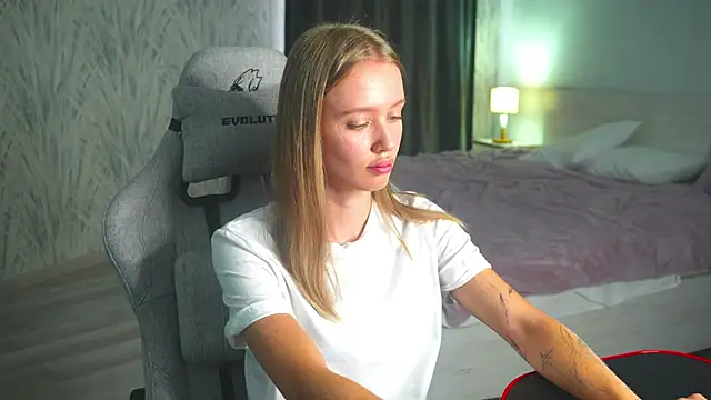 AlyssaSelmon online show from 09/13/25, 04:45