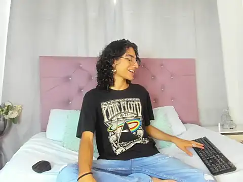 EthanBlackwoodd online show from 10/21/25, 07:47