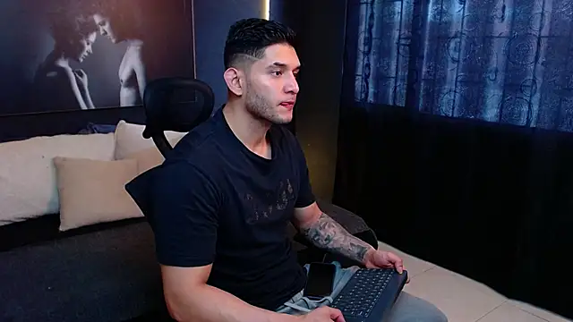 RichardMilleer online show from 10/04/25, 02:59