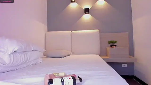 Snapshot of selena_monroy chatting on 11/16/25, 09:26 selena monroy online show from 11/16/25, 09:26