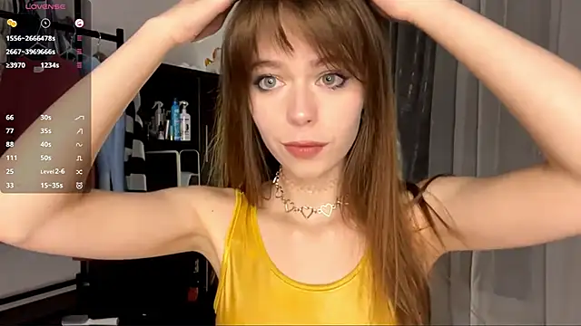 YourLittleElfie online show from 10/04/25, 03:32