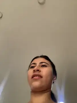 Isabella Montoya online show from 10/15/25, 01:44