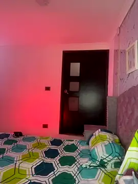 Isabella Montoya online show from 10/24/25, 04:03