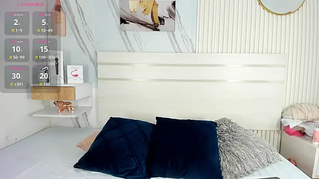 Snapshot of VictoriaHarriss chatting on 10/10/25, 07:57 VictoriaHarriss online show from 10/10/25, 07:57