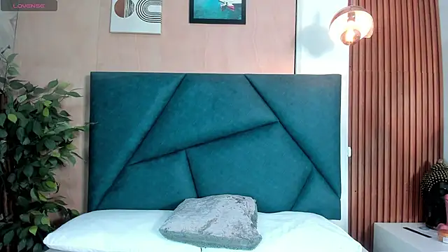 VictoriaHarriss online show from 12/16/25, 12:32