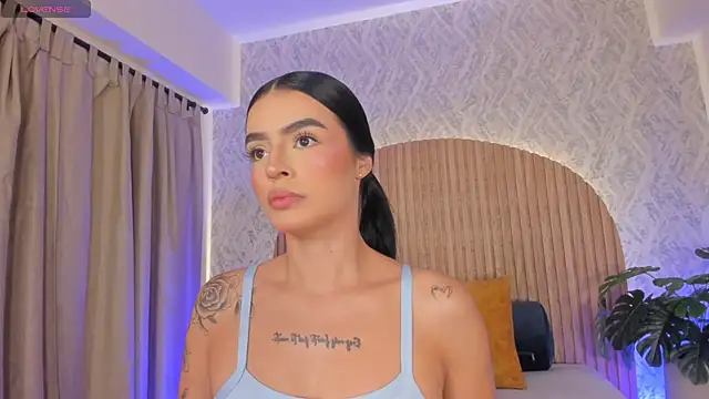 Sophiie Belle online show from 09/18/25, 01:13