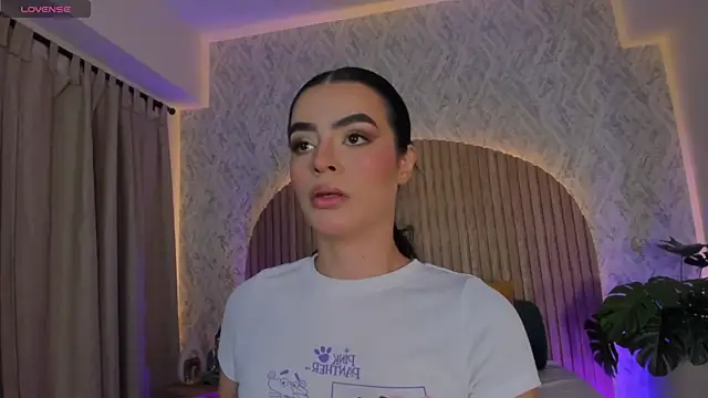 Sophiie Belle online show from 10/06/25, 02:03