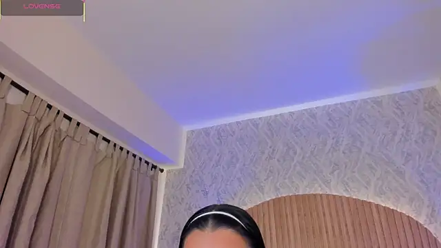 Sophiie Belle online show from 10/15/25, 01:22