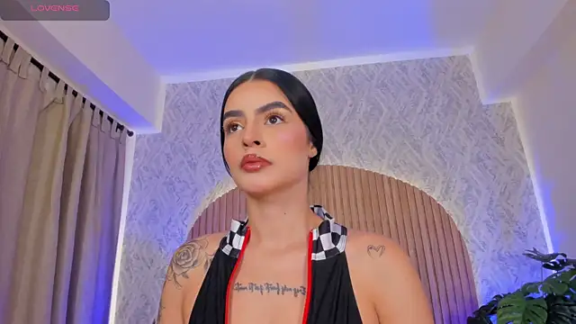 Sophiie Belle online show from 10/17/25, 01:14