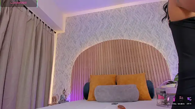 Sophiie Belle online show from 10/18/25, 01:56