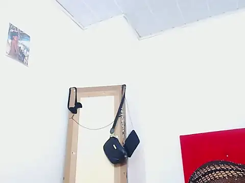 Snapshot of whitneytt chatting on 09/24/25, 06:28 whitneytt online show from 09/24/25, 06:28