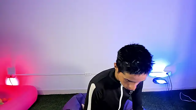 Snapshot of EstivenSallas chatting on 09/17/25, 07:37 EstivenSallas online show from 09/17/25, 07:37