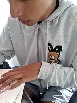 Snapshot of EstivenSallas chatting on 09/19/25, 08:09 EstivenSallas online show from 09/19/25, 08:09