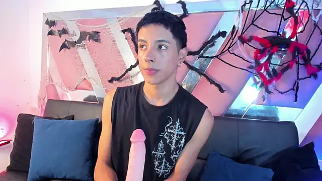 Snapshot of EstivenSallas chatting on 10/07/25, 08:17 EstivenSallas online show from 10/07/25, 08:17