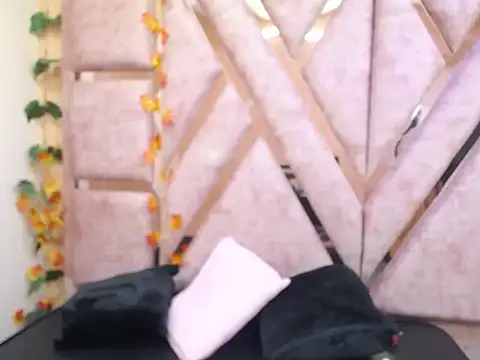 Snapshot of Zoe_Browns_ chatting on 11/02/25, 03:20 Zoe Browns online show from 11/02/25, 03:20