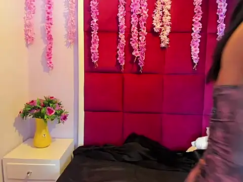 Snapshot of Zoe_Browns_ chatting on 11/07/25, 02:44 Zoe Browns online show from 11/07/25, 02:44