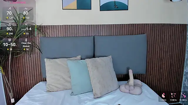 Snapshot of EmillyHarper_ chatting on 09/24/25, 03:43 EmillyHarper  online show from 09/24/25, 03:43