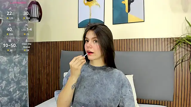 Snapshot of EmillyHarper_ chatting on 10/15/25, 03:39 EmillyHarper  online show from 10/15/25, 03:39