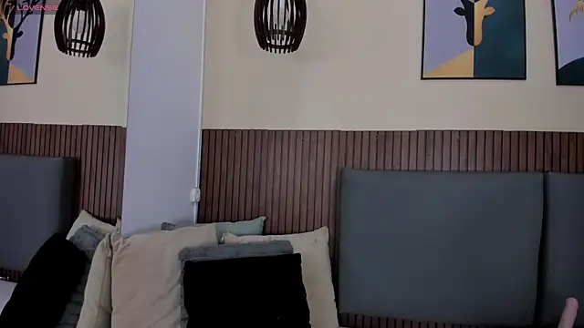 EmillyHarper  online show from 11/11/25, 04:01