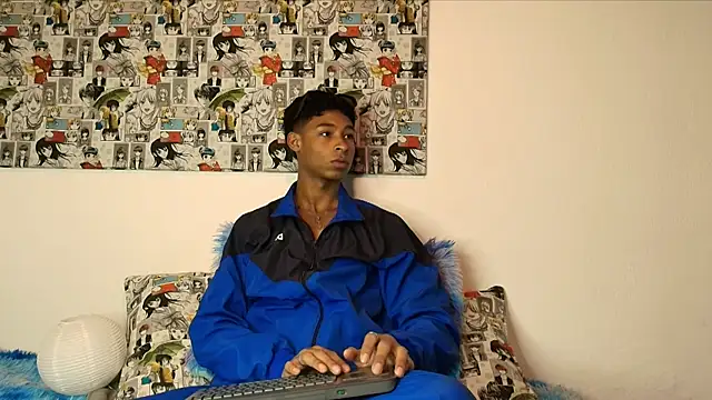 Snapshot of CoffeNaughty_nom chatting on 09/19/25, 04:03 CoffeNaughty nom online show from 09/19/25, 04:03