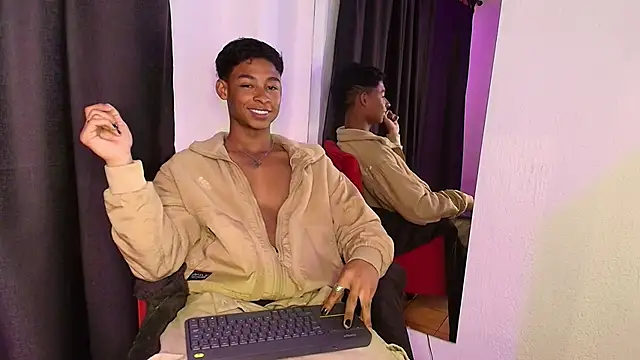 Snapshot of CoffeNaughty_nom chatting on 09/20/25, 03:40 CoffeNaughty nom online show from 09/20/25, 03:40