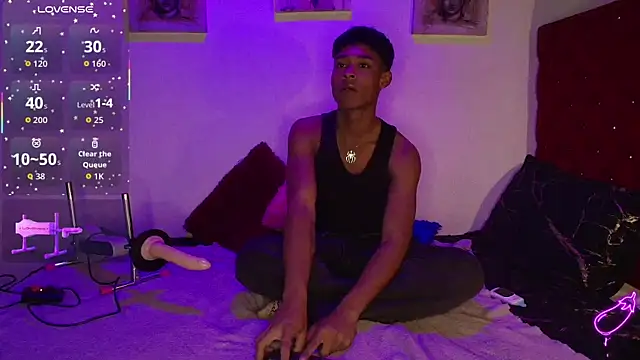 Snapshot of CoffeNaughty_nom chatting on 09/27/25, 03:33 CoffeNaughty nom online show from 09/27/25, 03:33