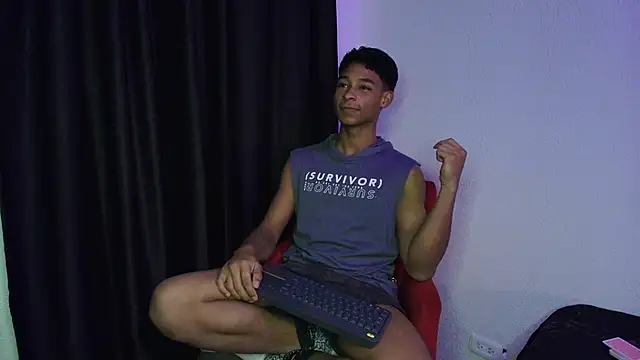 Snapshot of CoffeNaughty_nom chatting on 09/30/25, 03:33 CoffeNaughty nom online show from 09/30/25, 03:33