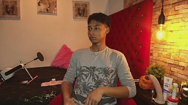 Snapshot of CoffeNaughty_nom chatting on 10/15/25, 03:28 CoffeNaughty nom online show from 10/15/25, 03:28