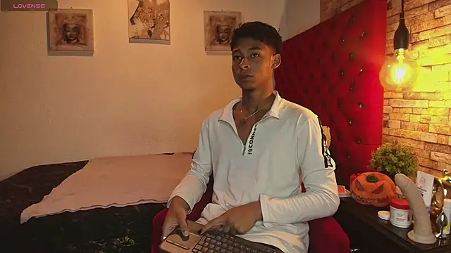 Snapshot of CoffeNaughty_nom chatting on 10/16/25, 03:18 CoffeNaughty nom online show from 10/16/25, 03:18