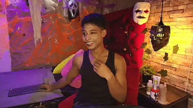 Snapshot of CoffeNaughty_nom chatting on 10/30/25, 05:20 CoffeNaughty nom online show from 10/30/25, 05:20