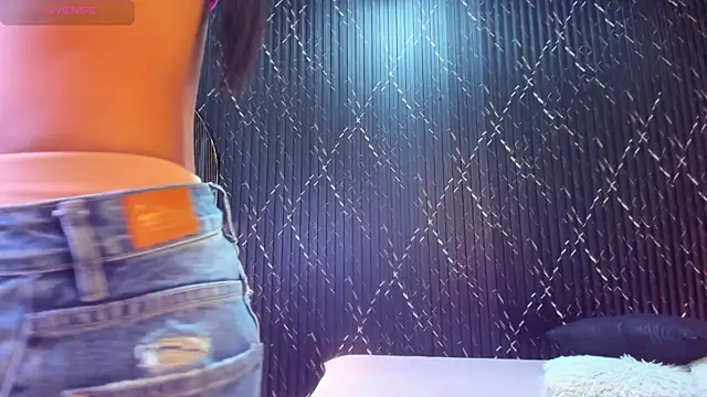 Miss Ariaa online show from 10/11/25, 12:04