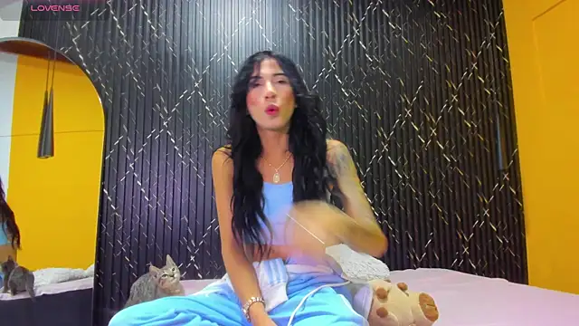 Miss Ariaa online show from 10/21/25, 11:33