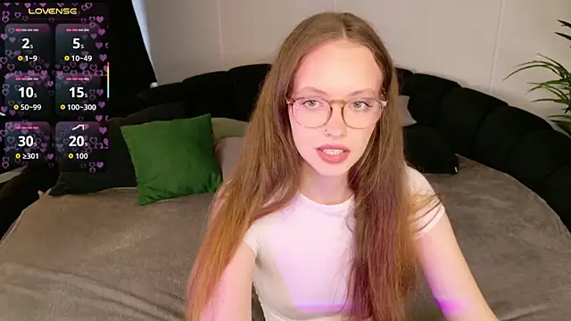 Snapshot of SallyPinkman chatting on 10/10/25, 10:03 SallyPinkman online show from 10/10/25, 10:03