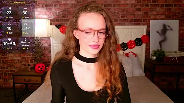 Snapshot of SallyPinkman chatting on 10/19/25, 09:10 SallyPinkman online show from 10/19/25, 09:10