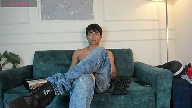 Snapshot of Jaycob_Black1 chatting on 11/13/25, 07:13 Jaycob Black1 online show from 11/13/25, 07:13