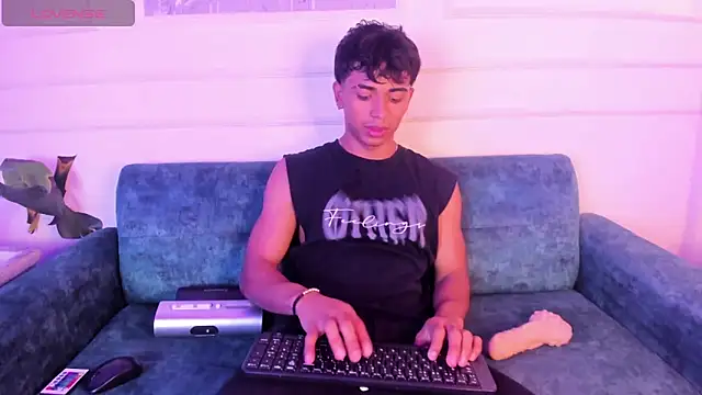 Snapshot of Jaycob_Black1 chatting on 11/17/25, 02:23 Jaycob Black1 online show from 11/17/25, 02:23