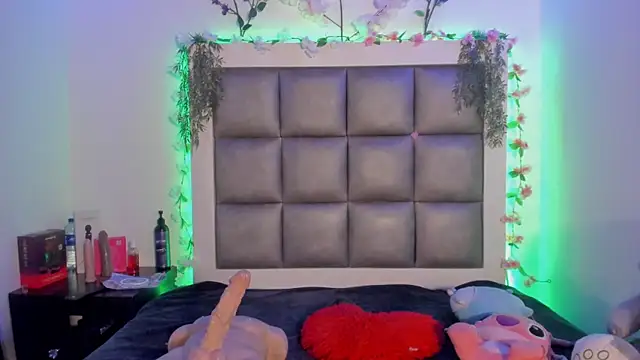 abbiecollins js online show from 06/04/26, 04:51