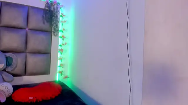 abbiecollins js online show from 06/30/26, 05:30